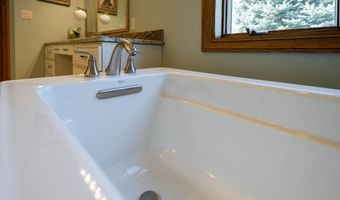 2955 N Roosevelt St, Aberdeen, SD 57401