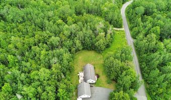 21 Bowling Green Ln, Belfast, ME 04915