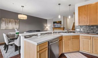15592 Eagles Nest Way, Apple Valley, MN 55124
