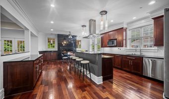 9715 SINGLETON Dr, Bethesda, MD 20817