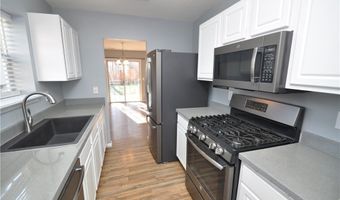 202 Thorncrest Dr, Apex, NC 27539