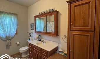 725 N E St, Albia, IA 52531