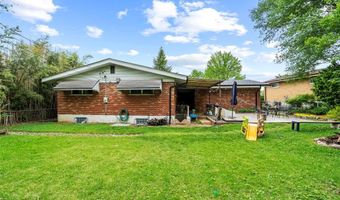 7204 Rockspring Dr, Affton, MO 63123