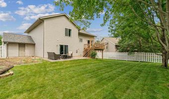 825 Kiowa Dr, North Liberty, IA 52317