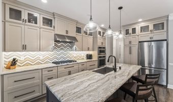 63 Great Hill Dr 63, Bethel, CT 06801