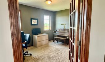 1798 Tiger Ridge Dr, Albert Lea, MN 56007