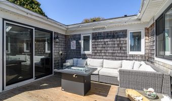 88 Rope Walk Rd, Bourne, MA 02532