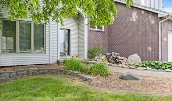704 SW Coventry Cir, Ankeny, IA 50023