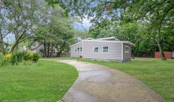 9 Holt St, Amityville, NY 11701