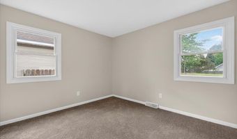 12 Winifred Dr, Albany, NY 12205