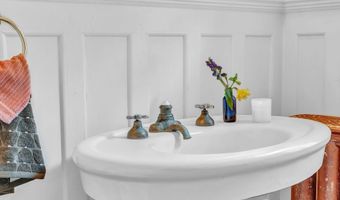 21 Laurel Ave, Auburn, ME 04210
