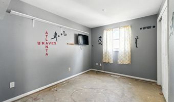 704 S Dewey St, Auburn, IN 46706