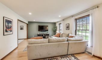1608 N Douglas Ave, Arlington Heights, IL 60004
