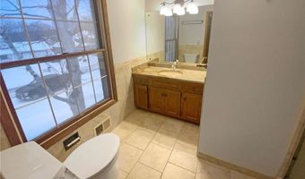 8906 138th Street Ct, Apple Valley, MN 55124