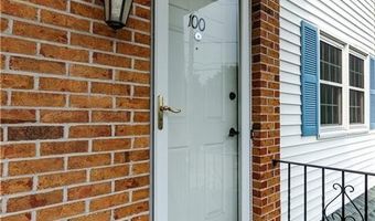 100 Scenery Ln, Johnston, RI 02919