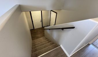 2214 S Lawson St, Aberdeen, SD 57401