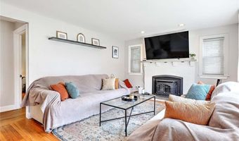 9 Norman St, Cumberland, RI 02864