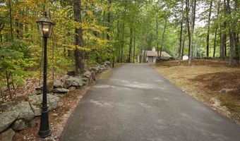 96 Pond View Dr, Auburn, NH 03032