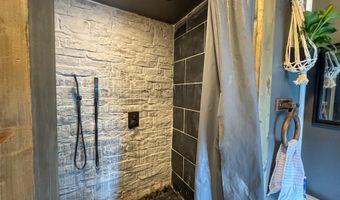 156 Bryan St, Berne, IN 46740