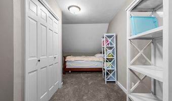 11 HILLTOP Ct, Appleton, WI 54914