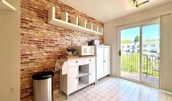 1870 Lindsay Ln, Ann Arbor, MI 48104