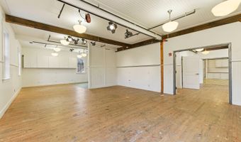 11 Indian Wells Hwy, Amagansett, NY 11930