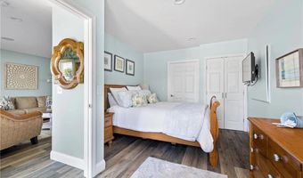 26 Walcott Ave, Narragansett, RI 02882