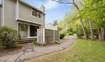 10 Ives Hill Ct 10, Cheshire, CT 06410