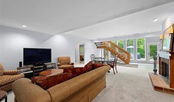 500 Terrington Dr, Ballwin, MO 63021