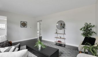 3832 Laguna Dr, Columbus, OH 43232