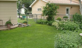 1521 S 7th St, Aberdeen, SD 57401