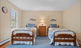 19 Lincoln Dr, Acton, MA 01720