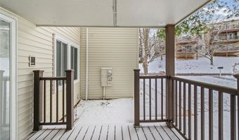 1872 Ridgeview Circle Dr, Ballwin, MO 63021