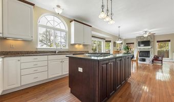 238 Pointe Lucerne Ct, Ballwin, MO 63011