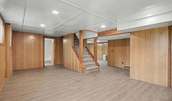 2416 Maplewood Dr, Asbury, IA 52002