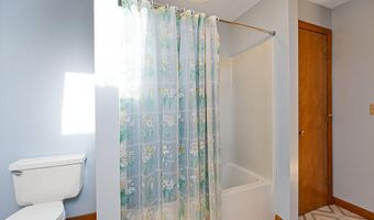 9 Snug Harbor Rd, Belgrade, ME 04917