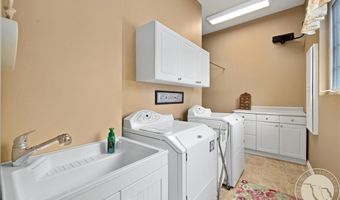 2911 E MacDonald Dr, Billings, MT 59102