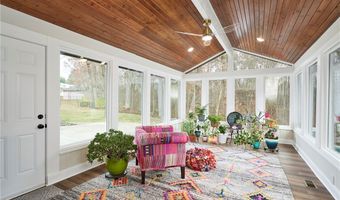 755 Sand Run Rd, Akron, OH 44313