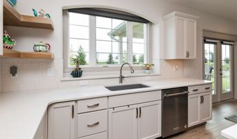6111 NE Briarwood Dr, Ankeny, IA 50021