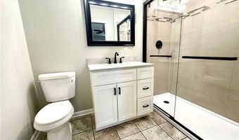 707 Greenlawn Dr, Amherst, OH 44001