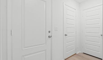8089 Chesapeake Trl, Bauxite, AR 72011