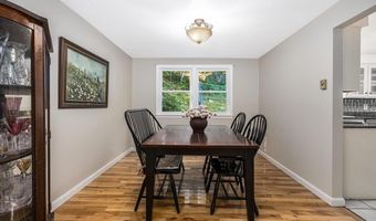 5 Hickory Hill Dr, Londonderry, NH 03053