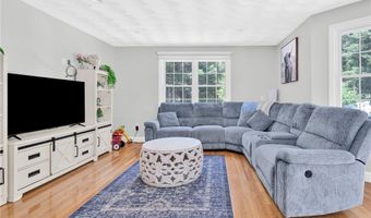 5 WEYMOUTH Ln, Coventry, RI 02816