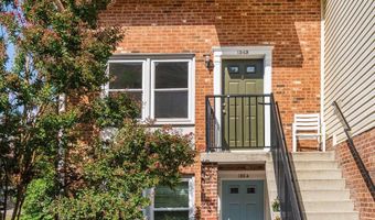 156 N BEDFORD St B, Arlington, VA 22201