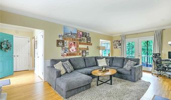 70 Turner St, Warwick, RI 02886