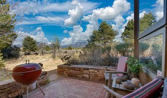 267 Hondo Seco Rd, Arroyo Seco, NM 87514