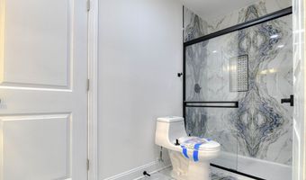 58 Fish Hawk Dr, Middletown, NJ 07748