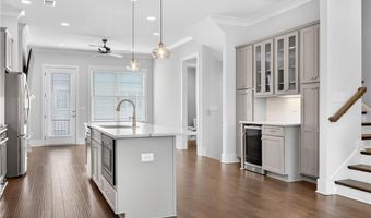 2106 MOORES MILL Rd 106, Auburn, AL 36830