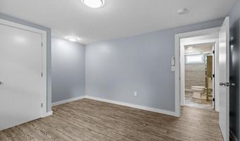 132 Maple Ave, Middletown, RI 02842