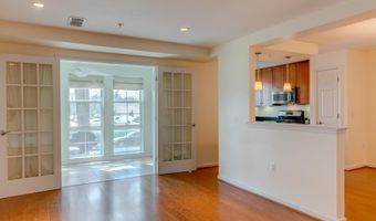 4061 FOUR MILE RUN Dr 202, Arlington, VA 22204